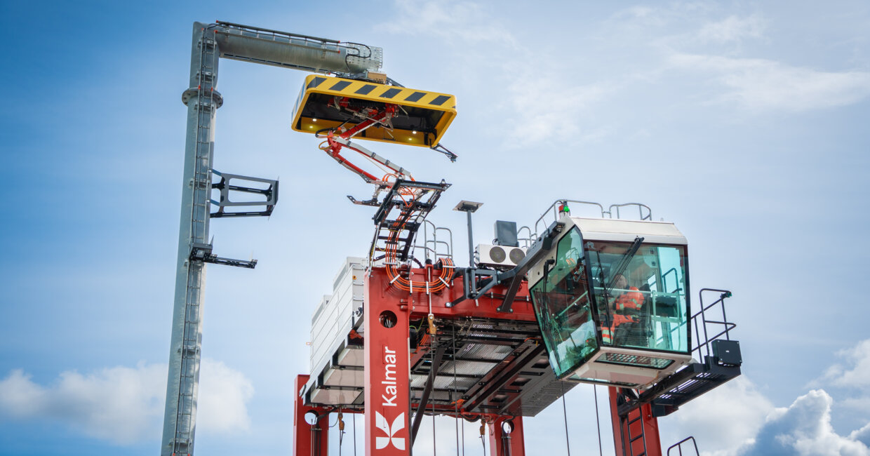 When and how to charge? Charging options for electric straddle carriers