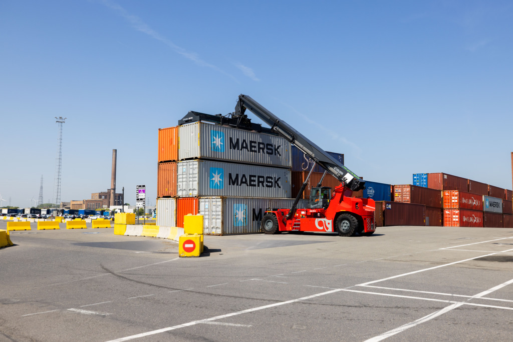 Kalmar Electric Reachstacker at DFDS Belgium (31)