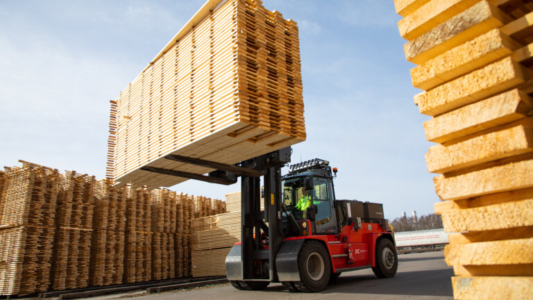 Kalmar Medium Electric Forklift Trucks 